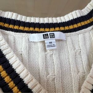 UNIQLO KNIT VEST